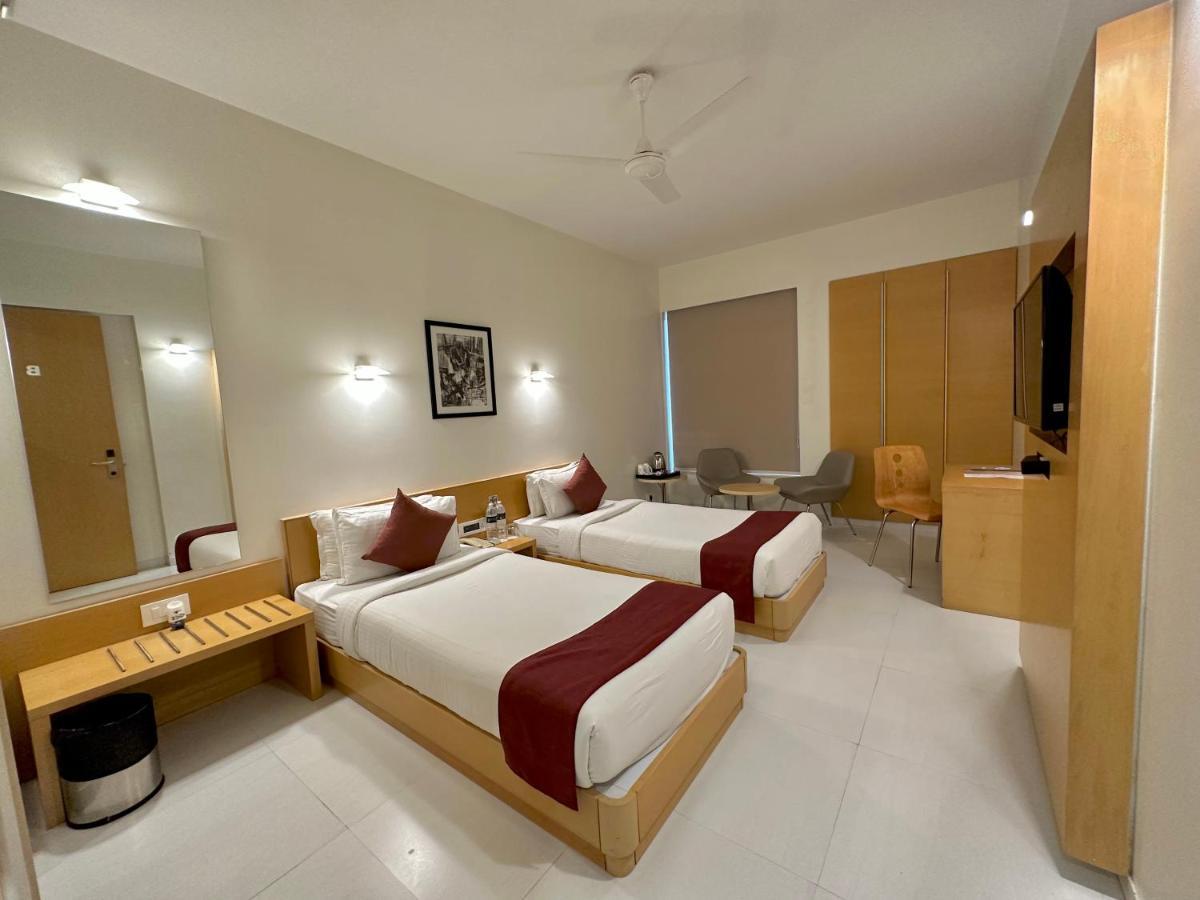 Quality Inn Patria Suites, Райкот Екстериор снимка