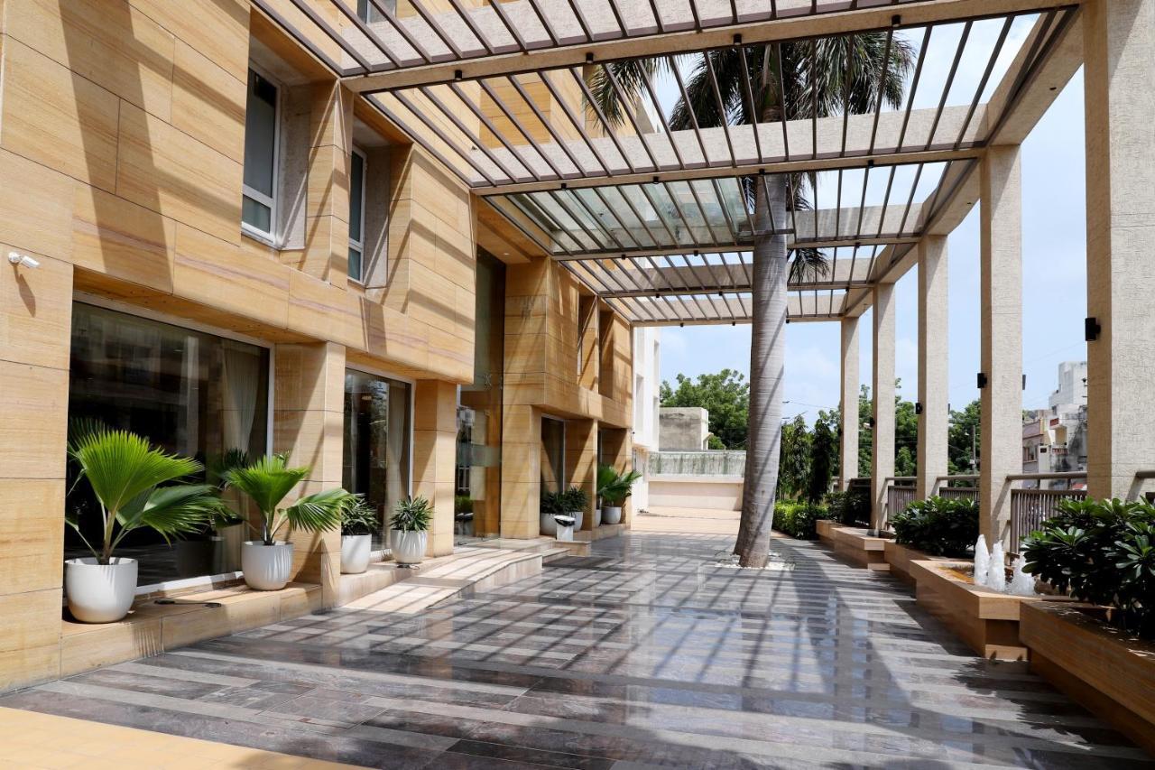 Quality Inn Patria Suites, Райкот Екстериор снимка