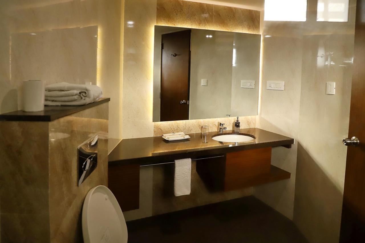 Quality Inn Patria Suites, Райкот Екстериор снимка